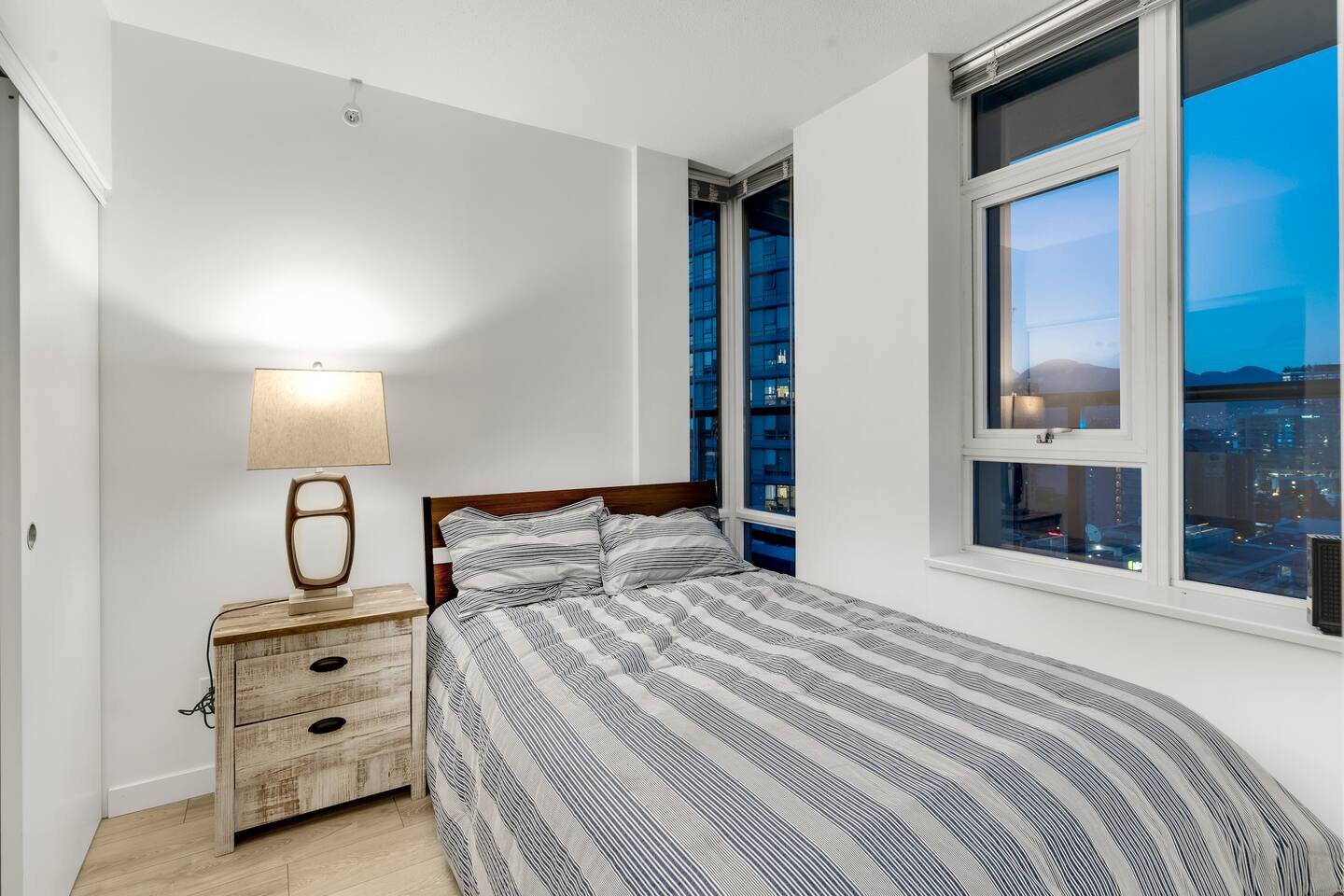 2 Bedroom Apartment for Rent - 939 Expo Blvd, Vancouver, BC 4