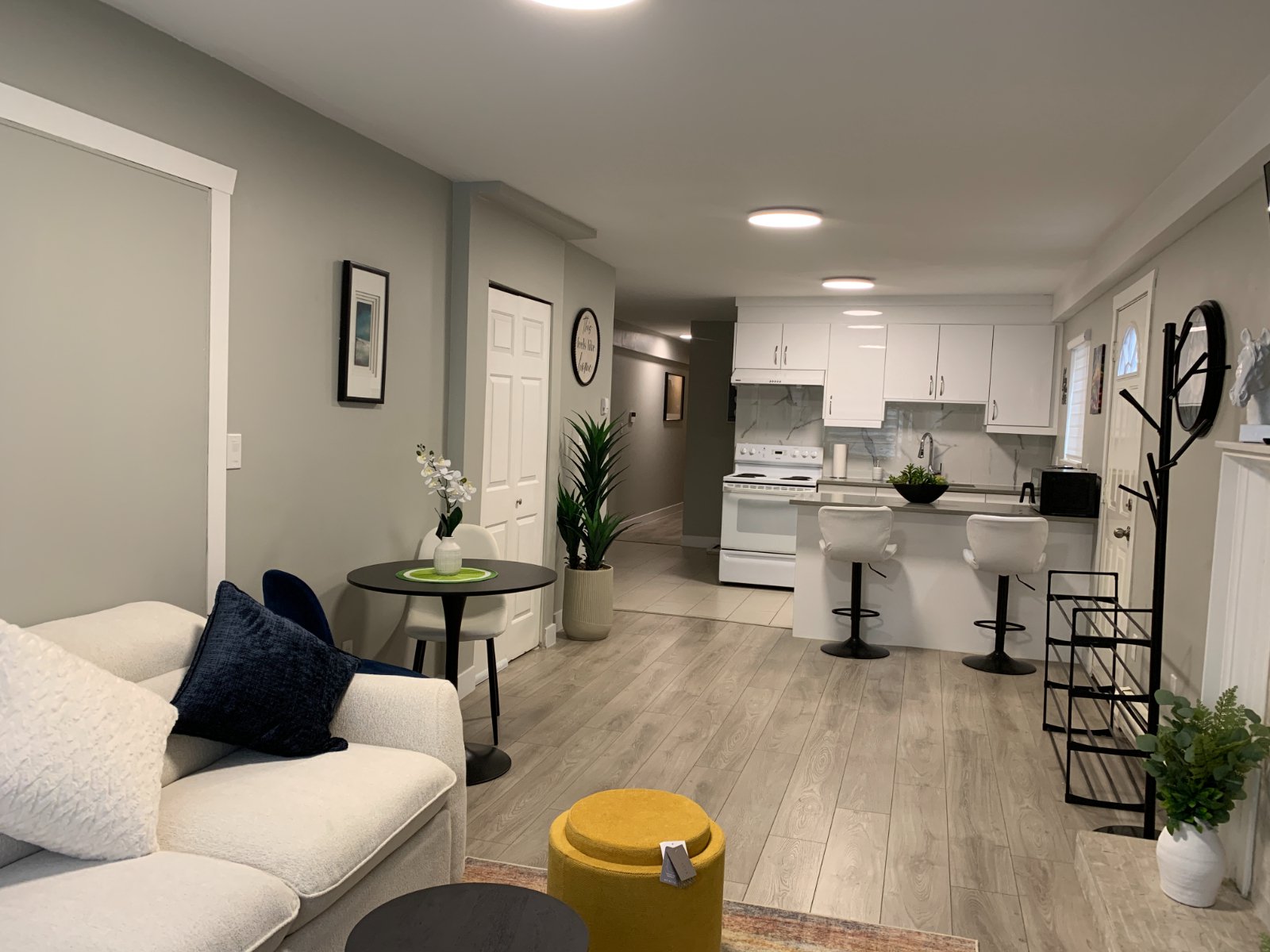 2 Bedroom Private Suite for Rent - 13th Ave, Burnaby, BC 4