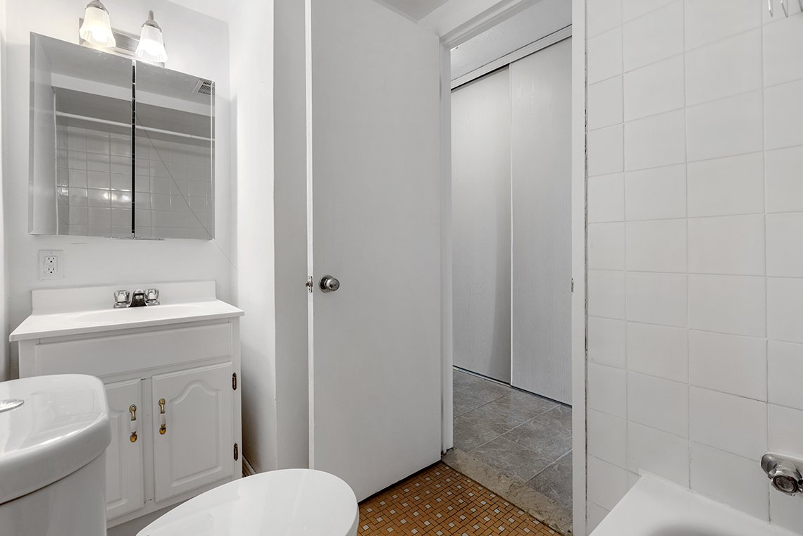 Studio Apartment for Rent - 335 Cooper St, Ottawa, ON 5
