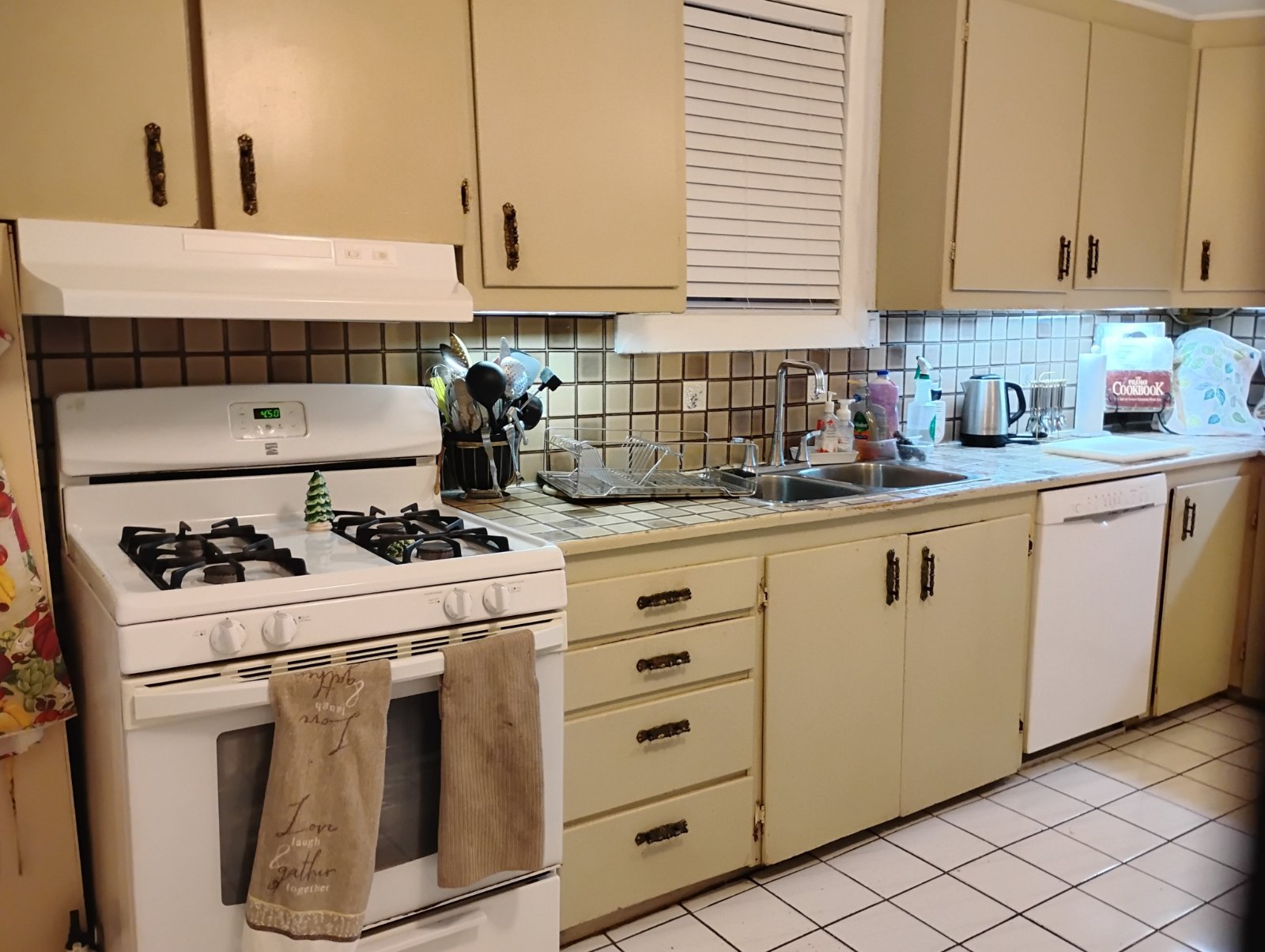 Room in House for Rent - Dynevor Rd, Toronto, ON 4