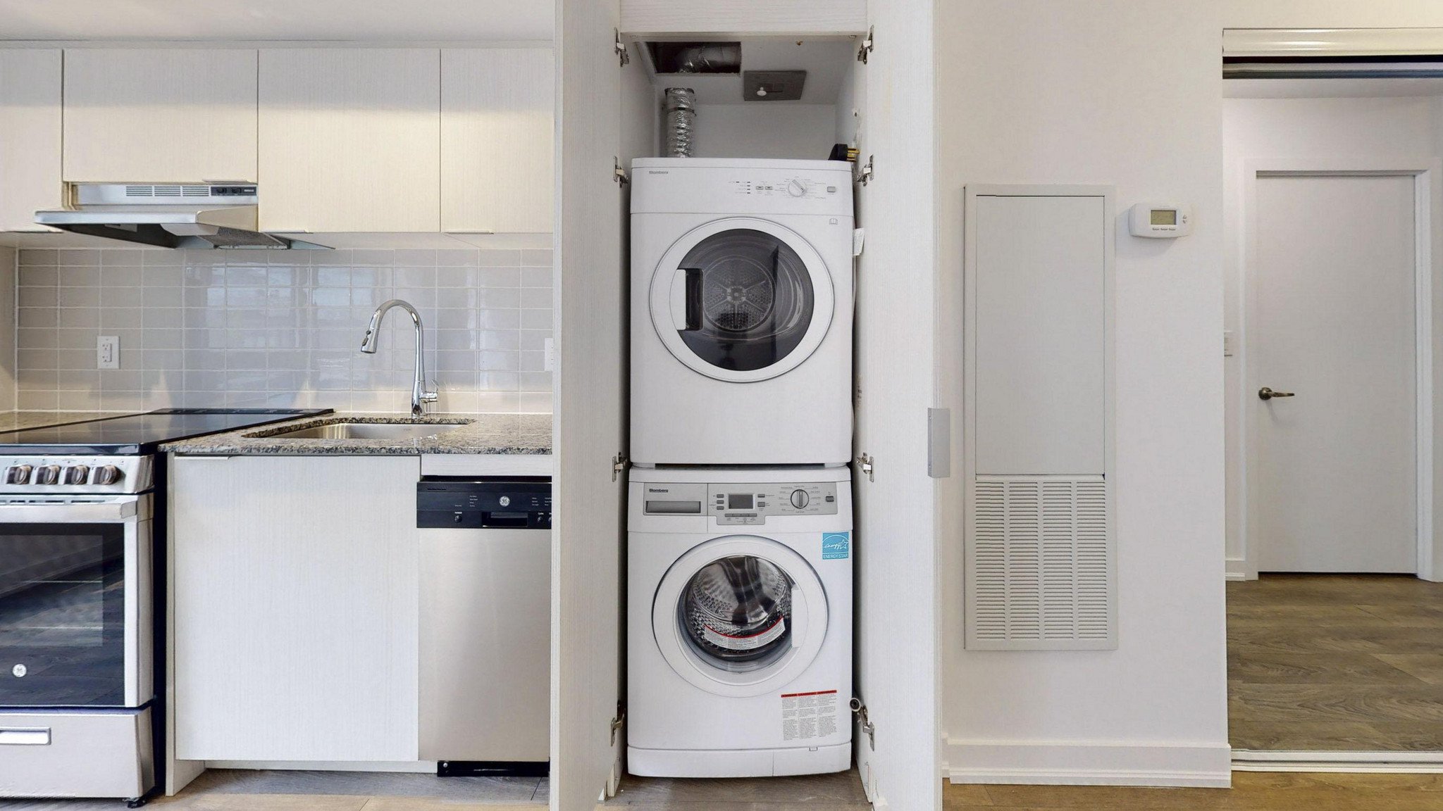 2 Bedroom Apartment for Rent - 31 Phipps St, Toronto, ON 3