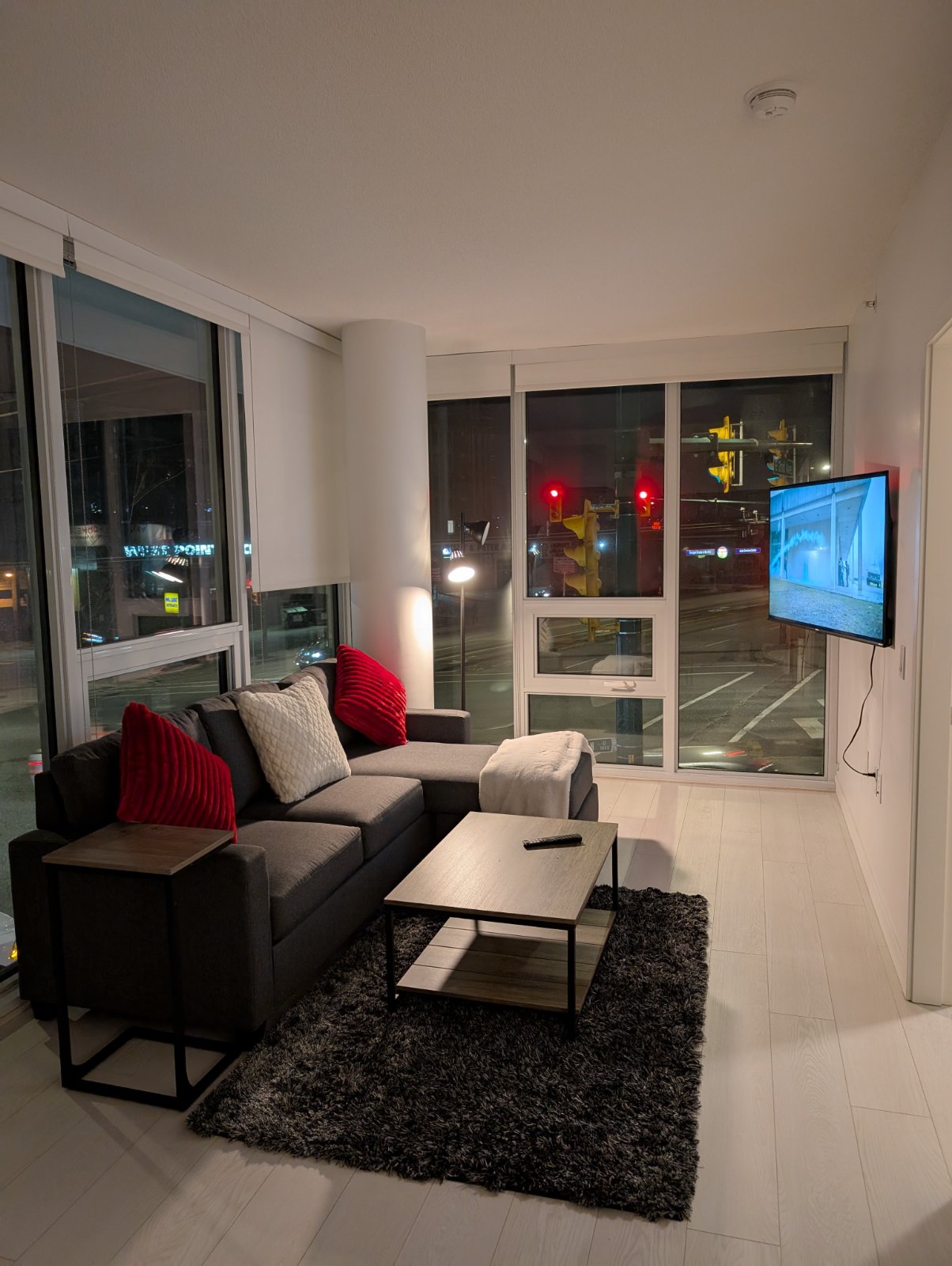 2 Bedroom Apartment for Rent - 180 E 2nd Ave, Vancouver, BC 2
