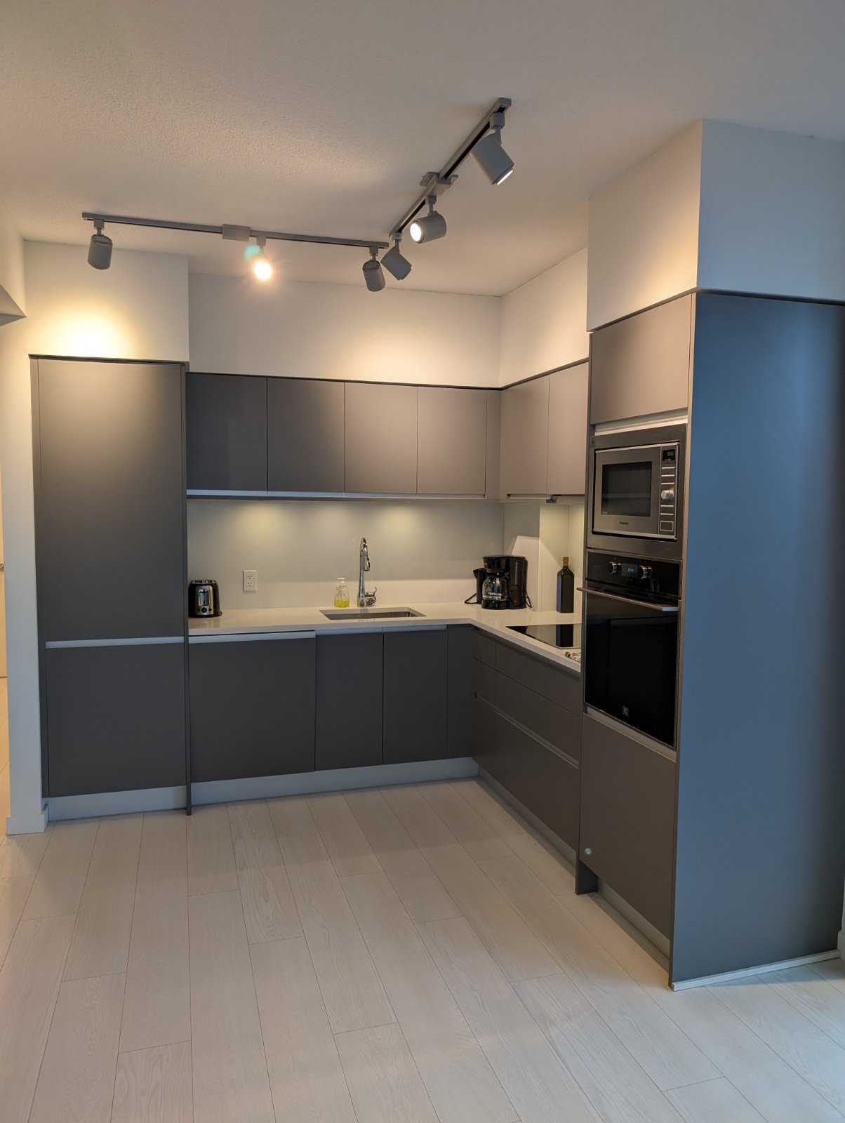2 Bedroom Apartment for Rent - 180 E 2nd Ave, Vancouver, BC 4