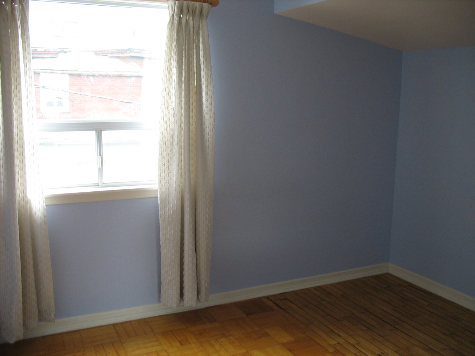 Room in House for Rent - Garden Ave, Toronto, ON 4