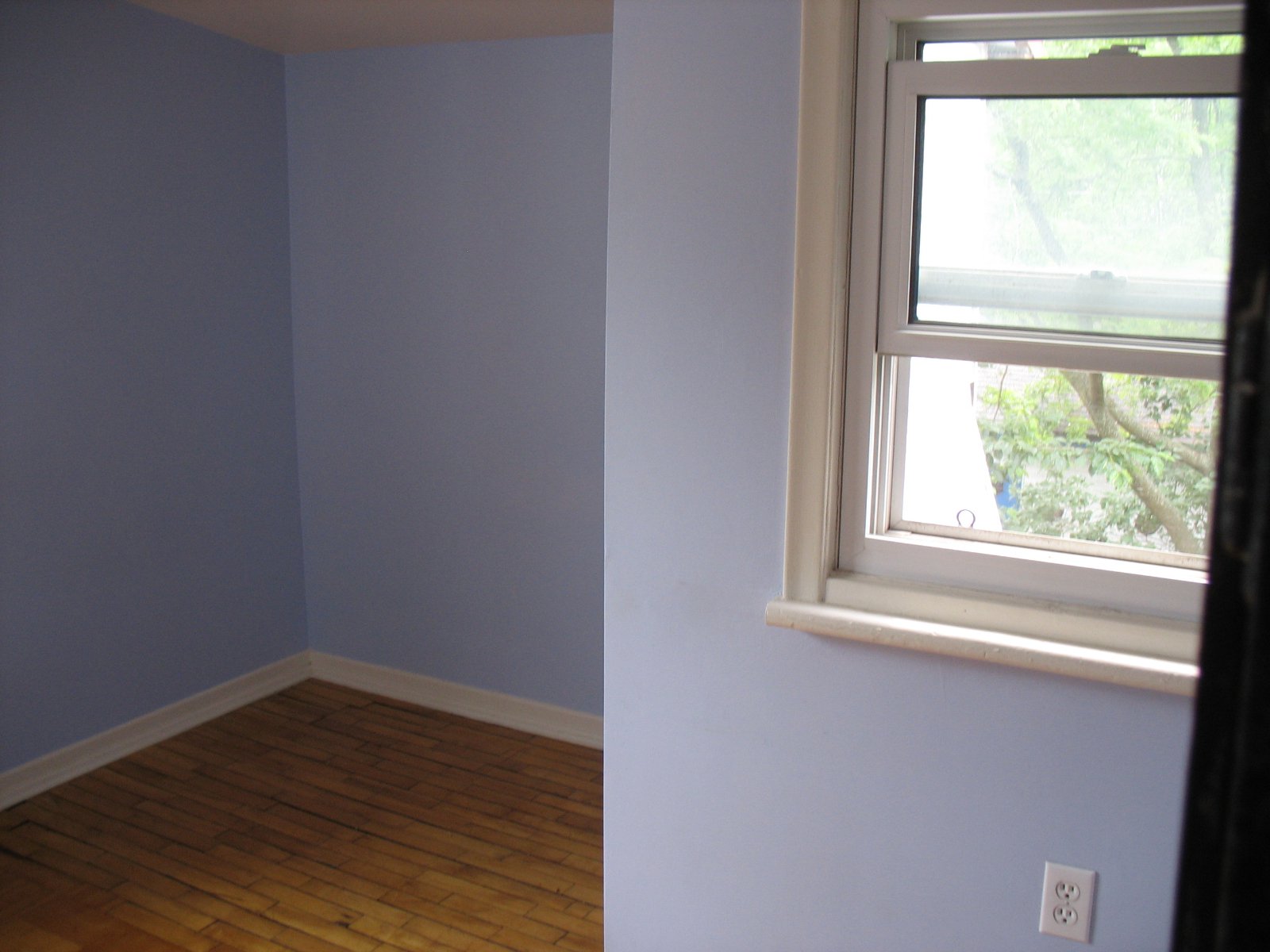Room in House for Rent - Garden Ave, Toronto, ON 5