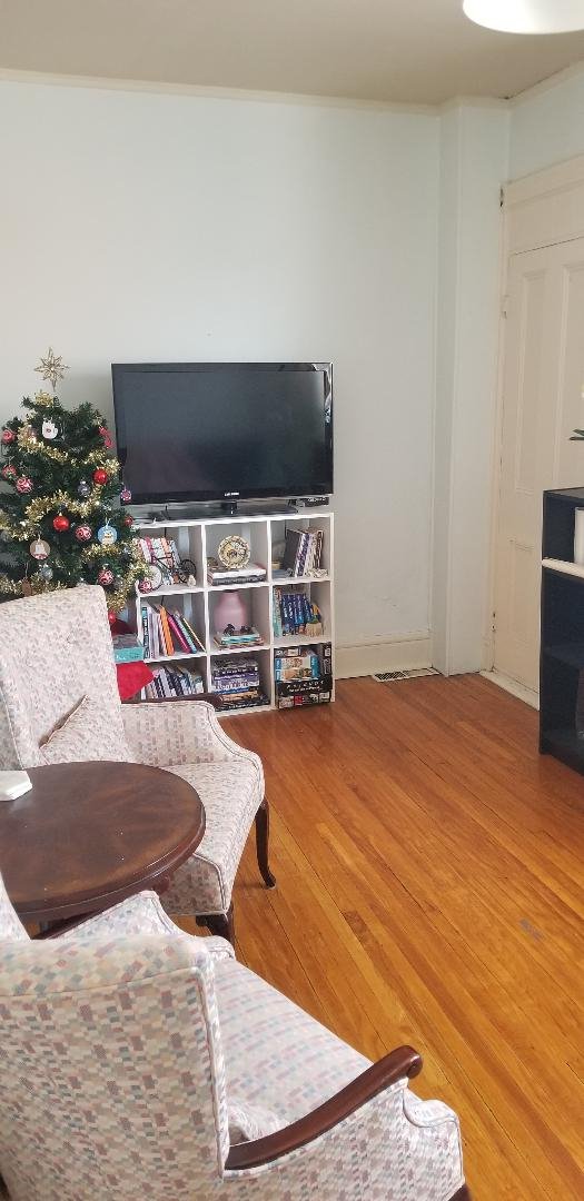 Room in House for Rent - Garden Ave, Toronto, ON 3