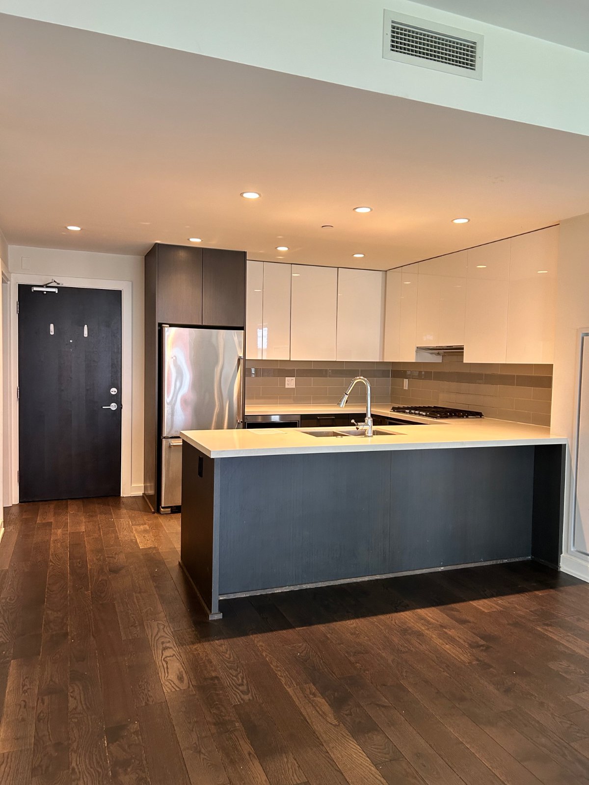 2 Bedroom Apartment for Rent - 5311 Cedarbridge Way, Richmond, BC 3