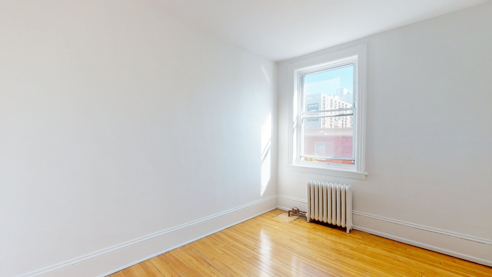 2 Bedroom Apartment for Rent - 384 Maclaren St, Ottawa, ON 3