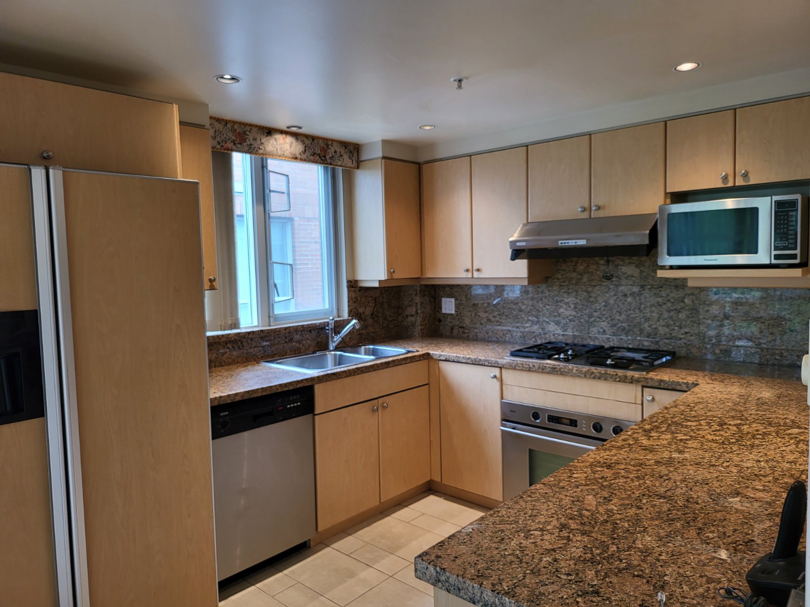 3 Bedroom Apartment for Rent - 618 W 45th Ave, Vancouver, BC 5