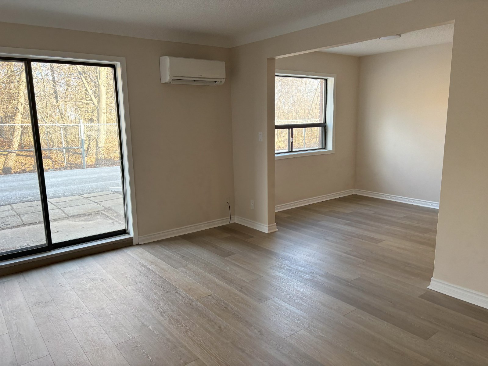 2 Bedroom Townhouse for Rent - 5380 Lakeshore Rd, Burlington, ON 3
