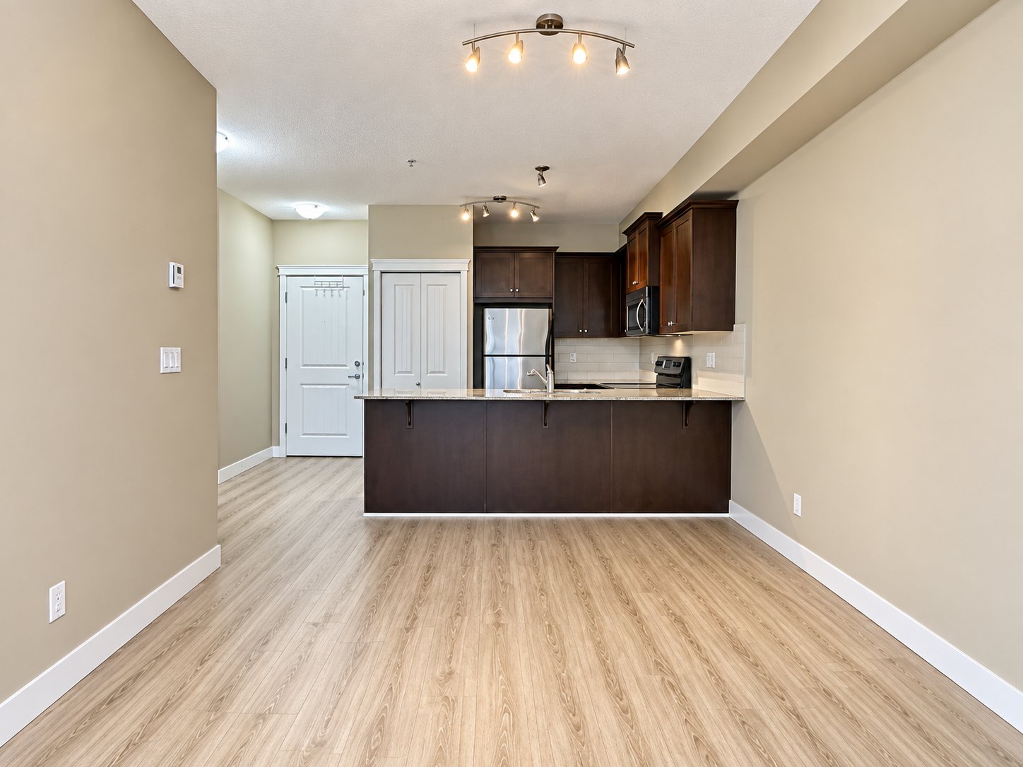2 Bedroom Apartment for Rent - 17712 57A Ave, Surrey, BC 3
