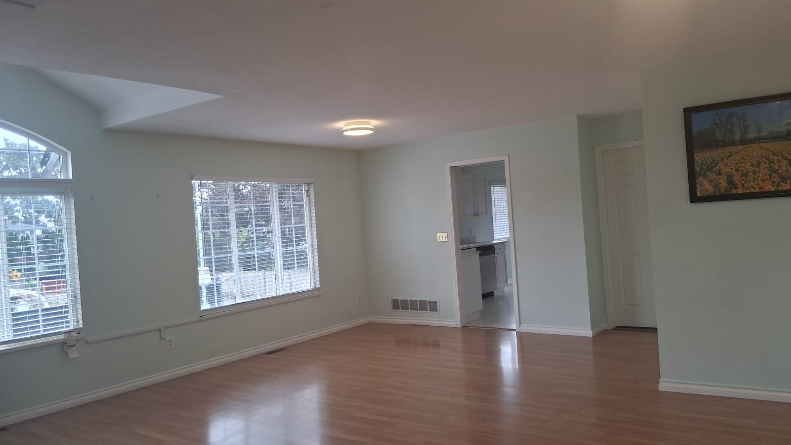 3 Bedroom Private Suite for Rent - Oxford St, Port Coquitlam, BC 2